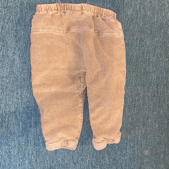 Little White Co little boys 6-8 MOS corduroy pants - Picture 2 of 3